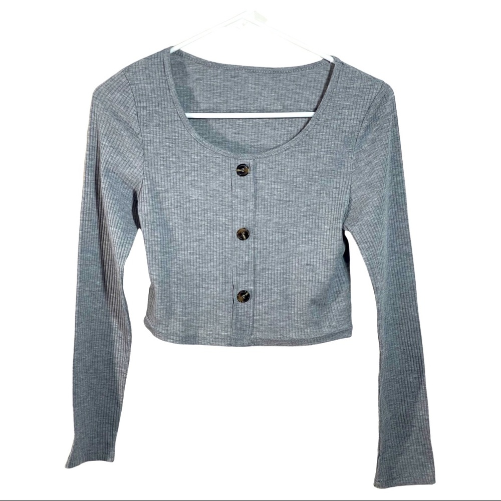 Gray crop top long Sleeves size:M 3 large buttons